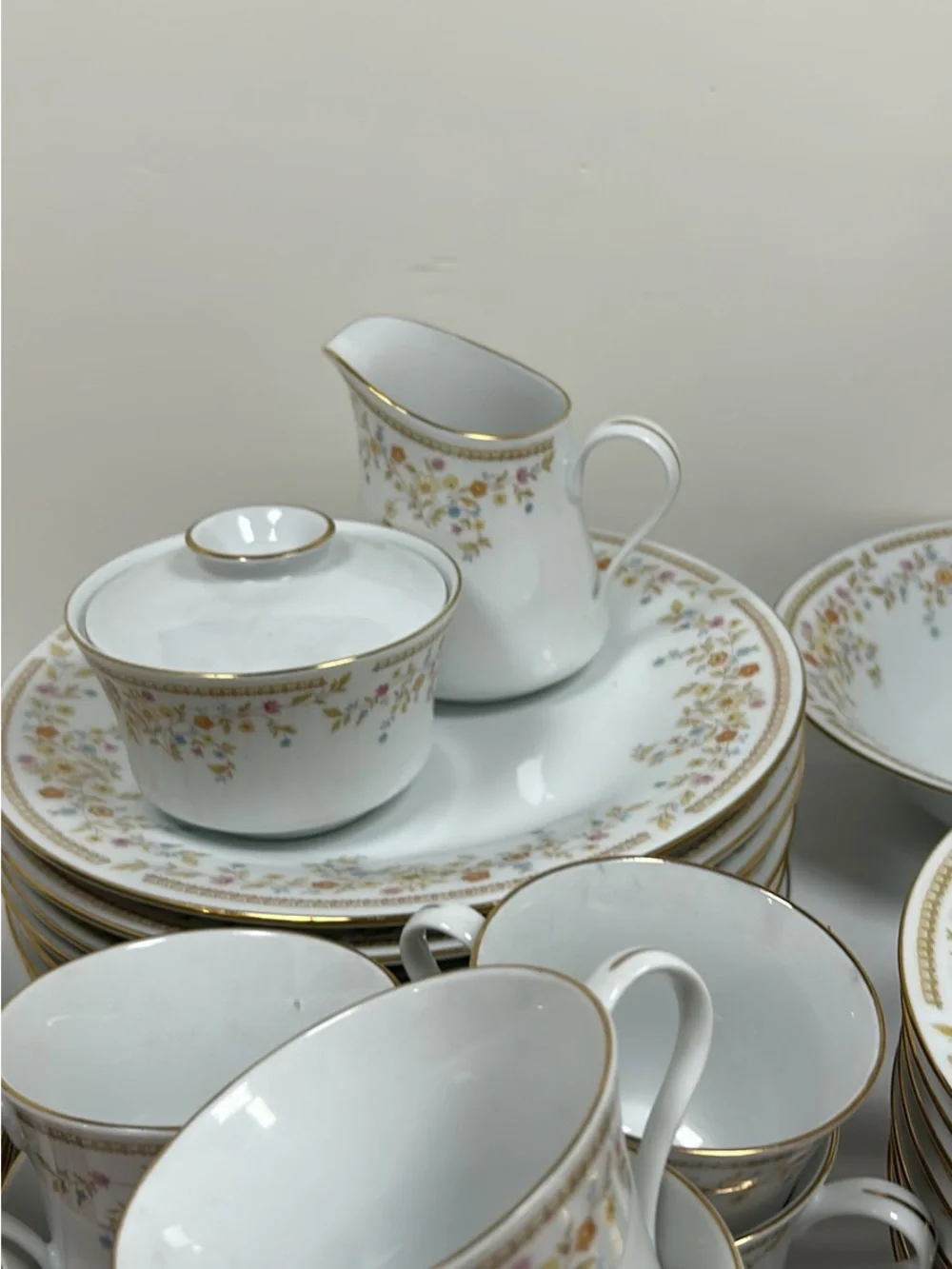 Liling yung shen fine china dinnerware set for 8